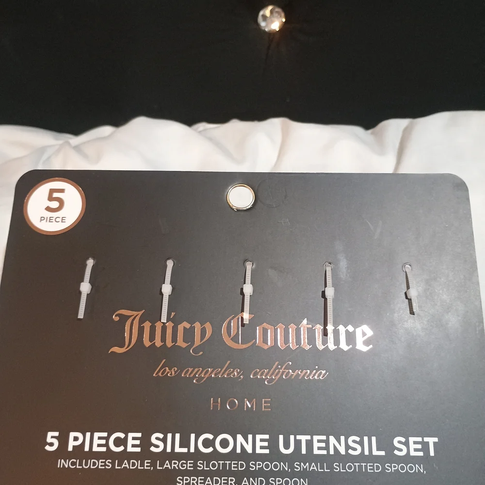 New Juicy Couture Five Piece Pink Silicone Utensil Set